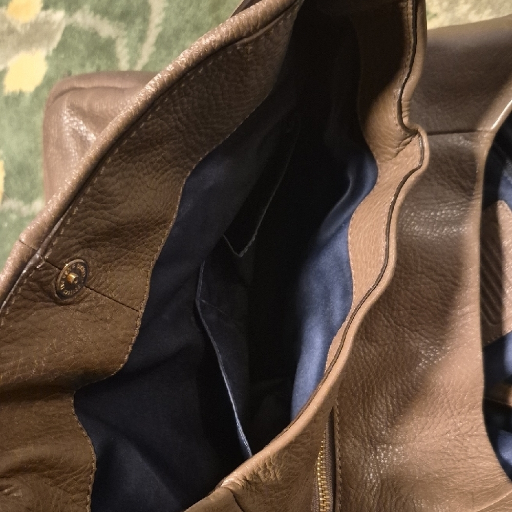 Classic Leather Tote Bag in Brown - Picture 15 of 15